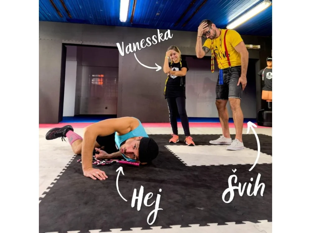 Švihej Dětská hra Švihejland + švihadlo, rukojeť – růžová, korálky – růžová, bílá, černá, růžová